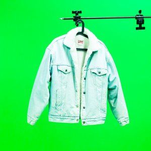 Levi's Sherpa Blue Jean ( super fuzzy)